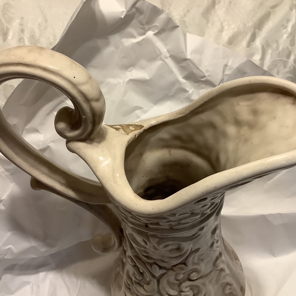 Vintage ornate Italian Capodimonte style Rose sculpted pitcher vase 14” high - Picture 4 of 13